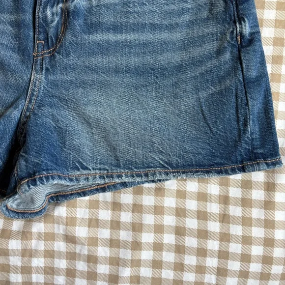 NWT American Eagle Curvy Strigid Mom Short Super High Rise - Picture 4 of 10